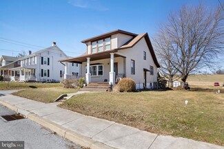 31 W Hanover St, Spring Grove, PA 17362