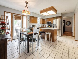 2190 NW 147th St, Clive, IA 50325