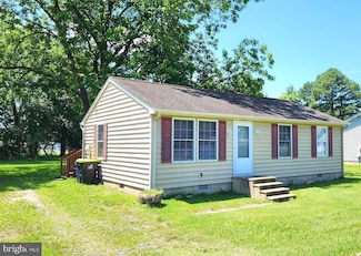 210 W High St, Felton, DE 19943
