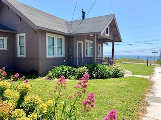 2 3rd Ave, Davenport, CA 95017