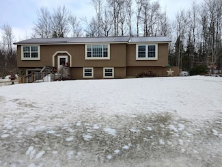 17 Cleveland Ave, Dexter, ME 04930