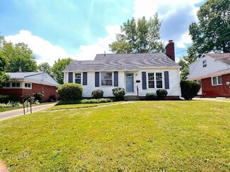 224 Summit St SE, North Canton, OH 44720