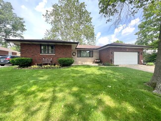 1345 Briarcliff Dr, Rantoul, IL 61866