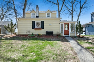 6 Cedar Pond Dr, Sturbridge, MA 01566