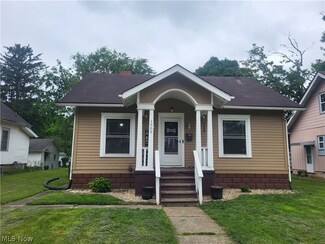 1909 Hazel Ave, Zanesville, OH 43701