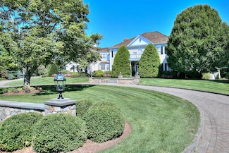 39 Keelers Ridge Rd, Wilton, CT 06897