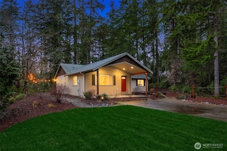 6770 Regency Dr SE, Port Orchard, WA 98367