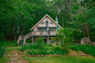 189 Shady Bay Ln, Broadalbin, NY 12025