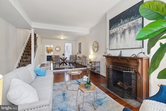 308 10th St SE, Washington, DC 20003