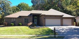 832 S Sparks Ave, Springfield, MO 65802
