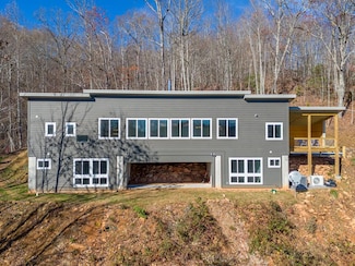 173 Serenity Ridge Rd, Franklin, NC 28734