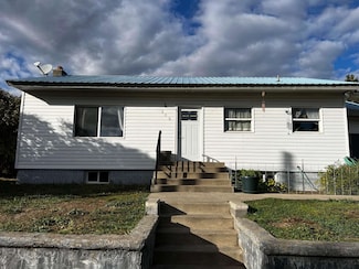 800 W 3rd St, Newport, WA 99156