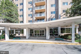 1225 Martha Custis Dr Unit 807, Alexandria, VA 22302