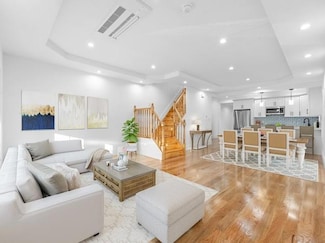 1817 W 4th St, Brooklyn, NY 11223