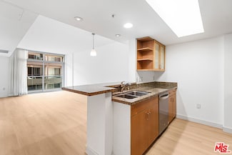 13700 Marina Pointe Dr Unit 421, Marina Del Rey, CA 90292