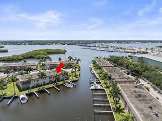 2600 S Kanner Hwy Unit J9, Stuart, FL 34994