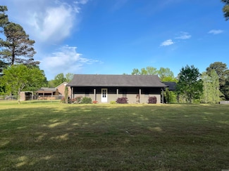 236 Dynamic St, Camden, AR 71701