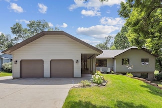1640 44th St NW, Sauk Rapids, MN 56379