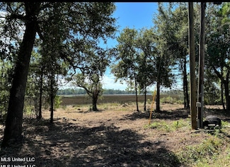 3024 Magnolia Ln, Ocean Springs, MS 39564