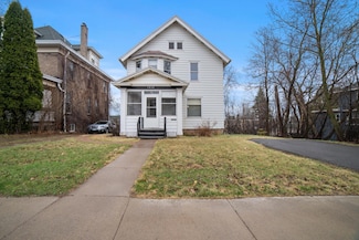 1818 E 4th St, Duluth, MN 55812