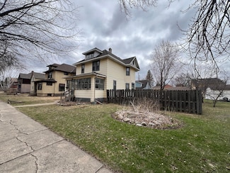 414 5th St S, Virginia, MN 55792
