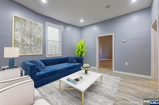 882-884 S 16th St, Newark, NJ 07108