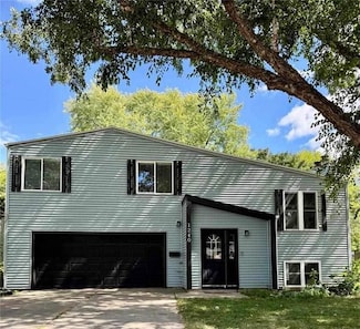 1240 Esther Ct, Iowa City, IA 52240