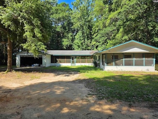 440 4th St, Santee, SC 29142