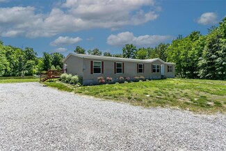 5088 Kirby Rd, Iuka, IL 62849