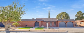 3709 Roslyn Dr, Horizon City, TX 79928