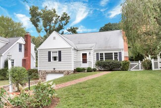 17 Manor Rd, Old Greenwich, CT 06870