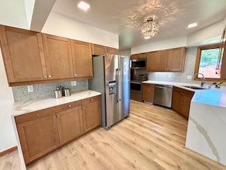 1016 Erie Dr, Janesville, WI 53545