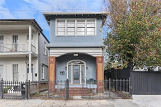 2823 Constance St, New Orleans, LA 70115