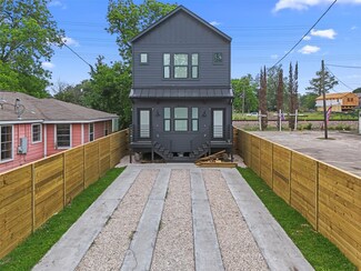 402 E 37th St, Houston, TX 77018