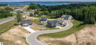 13956 S Winding Trail Unit 9, Traverse City, MI 49684