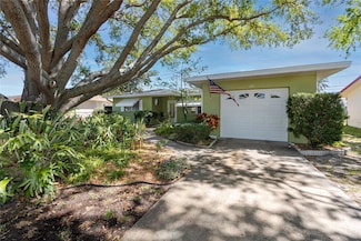 1521 San Helen Dr, Dunedin, FL 34698