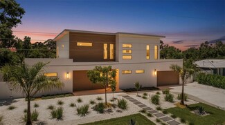 2124 Clematis Place, Sarasota, FL 34239