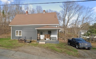 23 Dustin St, Dexter, ME 04930
