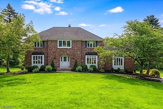 7 Oxford Dr, Annandale, NJ 08801