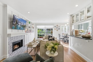 20 Willow Rd Unit 7, Menlo Park, CA 94025