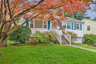11 Arbor Dr, Norwalk, CT 06854