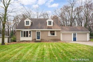 4887 Brookgate Dr NW, Comstock Park, MI 49321