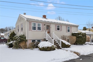 33 Vineland Ave, Rumford, RI 02916