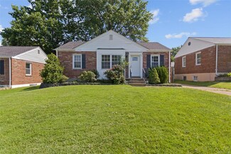 4341 Sunshine Dr, Saint Louis, MO 63116
