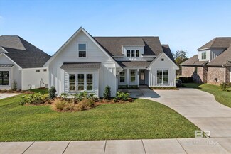 17329 Seldon St, Fairhope, AL 36532