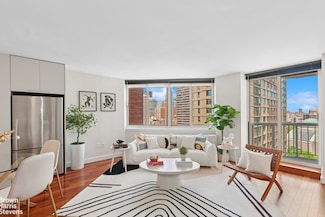 206 E 95th St Unit 12B, New York, NY 10128