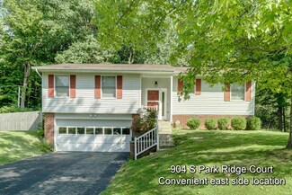 904 N Park Ridge Ct, Bloomington, IN 47408