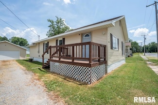 606 S Mulkey St, Christopher, IL 62822