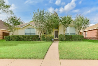 909 Dawson St, Cedar Hill, TX 75104