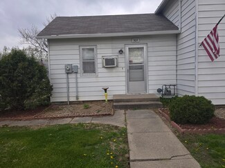 202 7th Ave SW, State Center, IA 50247